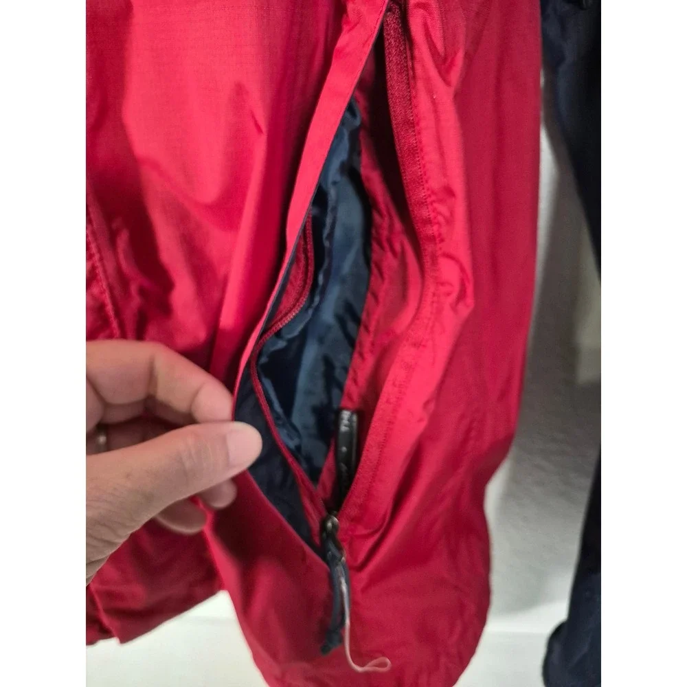The North Face Resolve 2 Rain Jacket Mens Medium Red Navy Blue Waterproof Hooded
